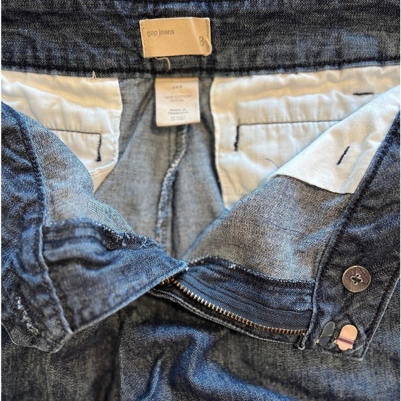 Women’s Gap Shorts | Size 8 | EUC - Picture 3 of 3